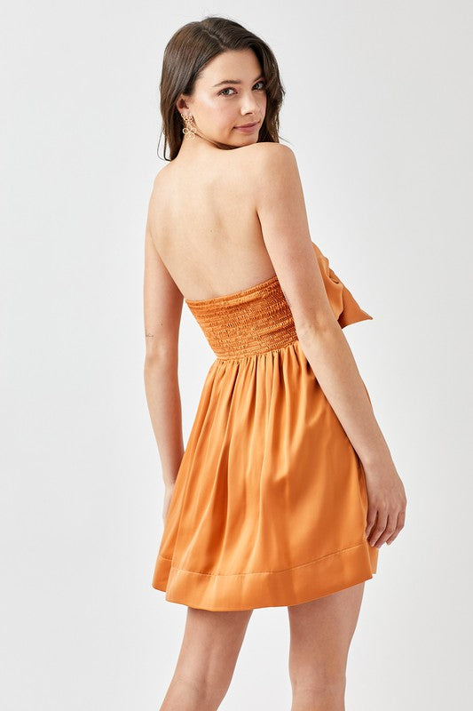 TIE FRONT STRAPLESS DRESS