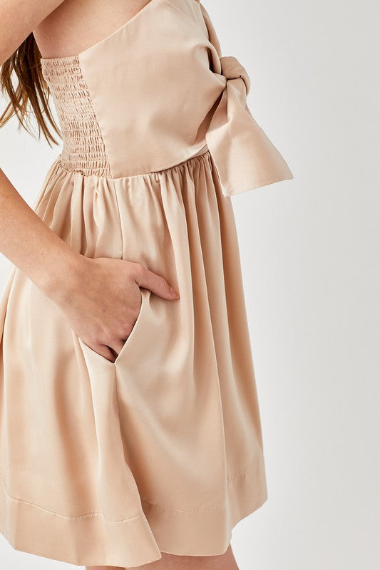 TIE FRONT STRAPLESS DRESS